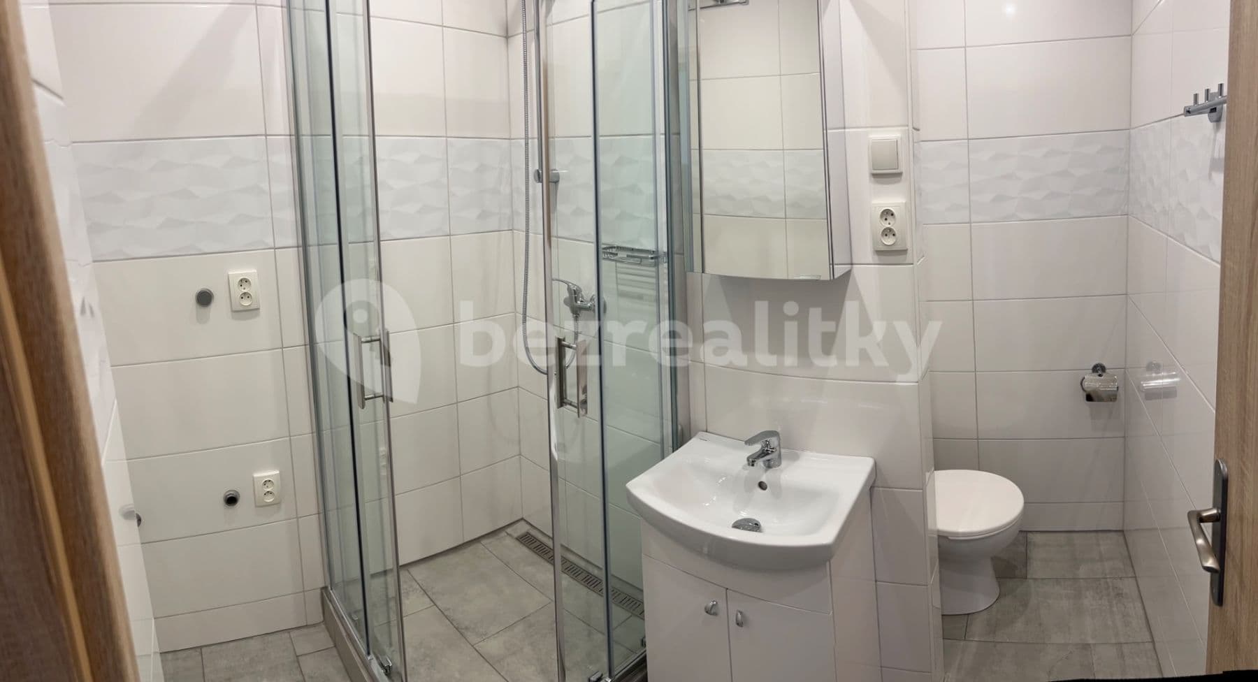 Prenájom bytu 1-izbový 32 m², Hranická, Lipník nad Bečvou, Olomoucký kraj Prenájom bytu 1-izbový 32 m², Hranická, Lipník nad Bečvou, Olomoucký kraj