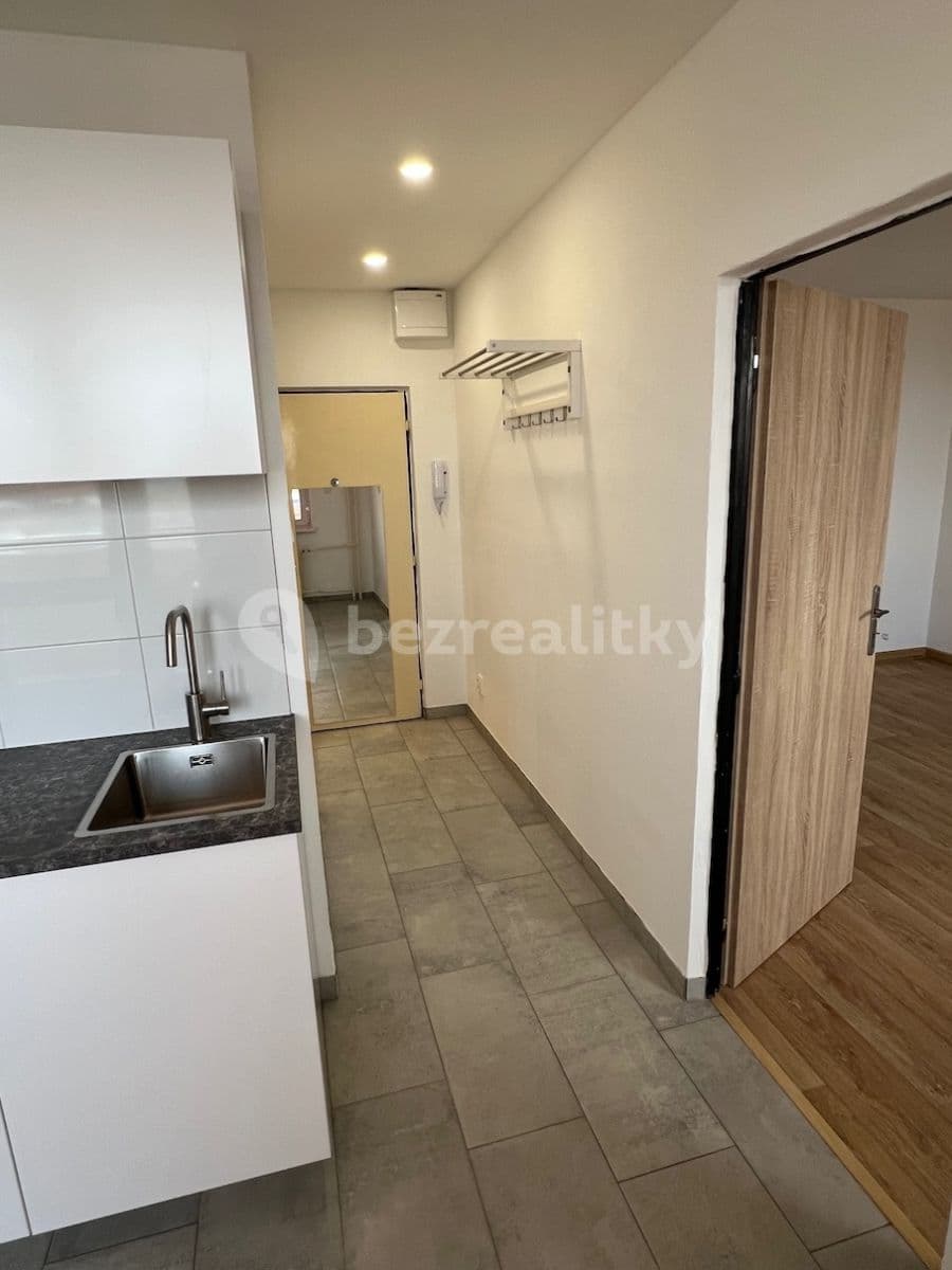 Prenájom bytu 1-izbový 32 m², Hranická, Lipník nad Bečvou, Olomoucký kraj Prenájom bytu 1-izbový 32 m², Hranická, Lipník nad Bečvou, Olomoucký kraj