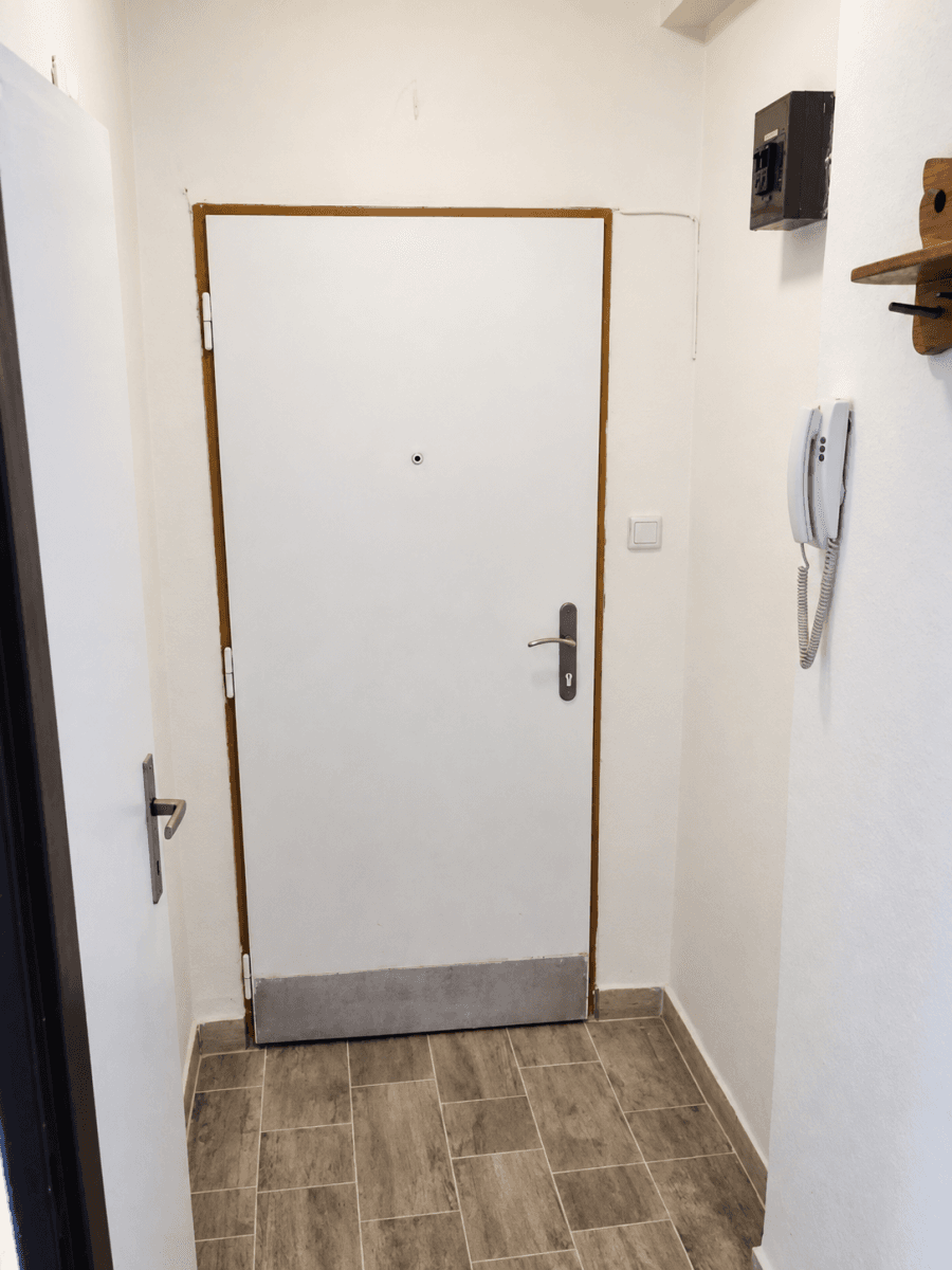 Prenájom bytu 1-izbový 26 m², třída SNP, Hradec Králové, Královéhradecký kraj Prenájom bytu 1-izbový 26 m², třída SNP, Hradec Králové, Královéhradecký kraj