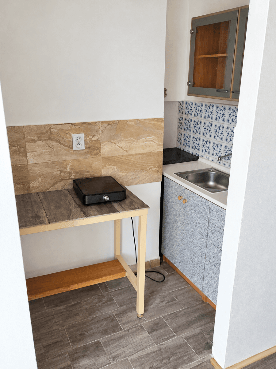 Prenájom bytu 1-izbový 26 m², třída SNP, Hradec Králové, Královéhradecký kraj Prenájom bytu 1-izbový 26 m², třída SNP, Hradec Králové, Královéhradecký kraj