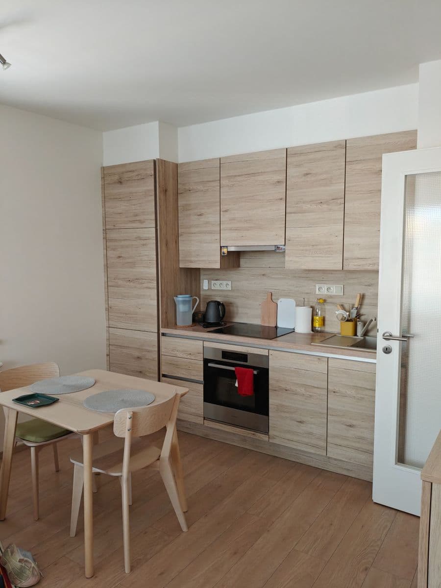 Prenájom bytu 2-izbový 50 m², Kolbenova, Praha, Praha Prenájom bytu 2-izbový 50 m², Kolbenova, Praha, Praha