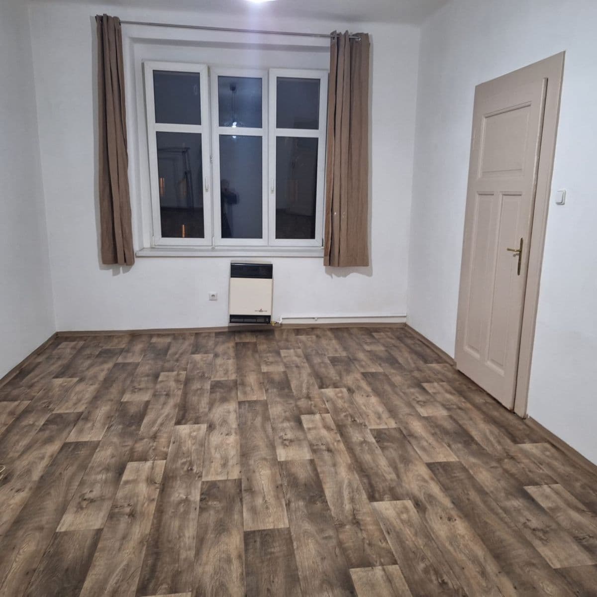 Prenájom bytu 1-izbový 50 m², Sokolovská, Praha, Praha Prenájom bytu 1-izbový 50 m², Sokolovská, Praha, Praha