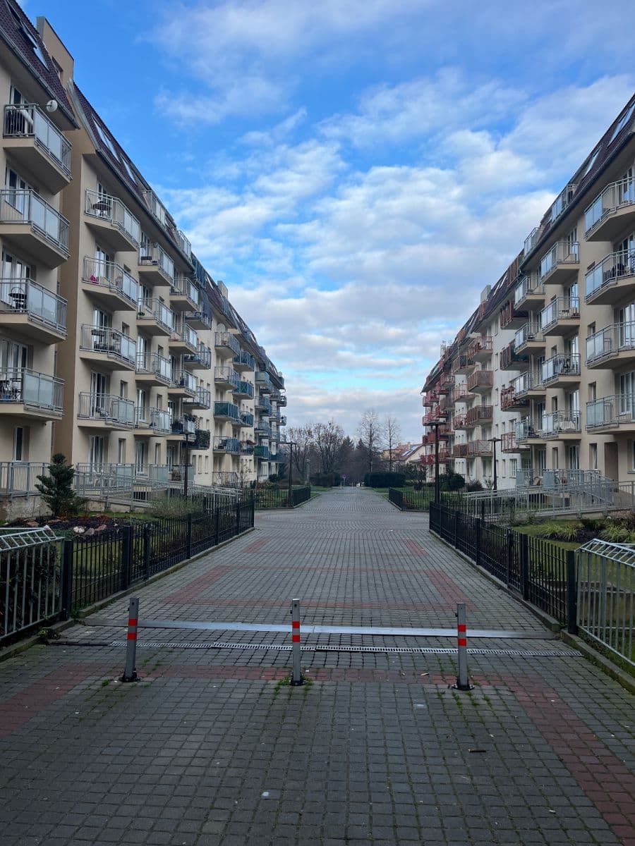 Prenájom bytu 1-izbový 38 m², Lipnická, Praha, Praha Prenájom bytu 1-izbový 38 m², Lipnická, Praha, Praha