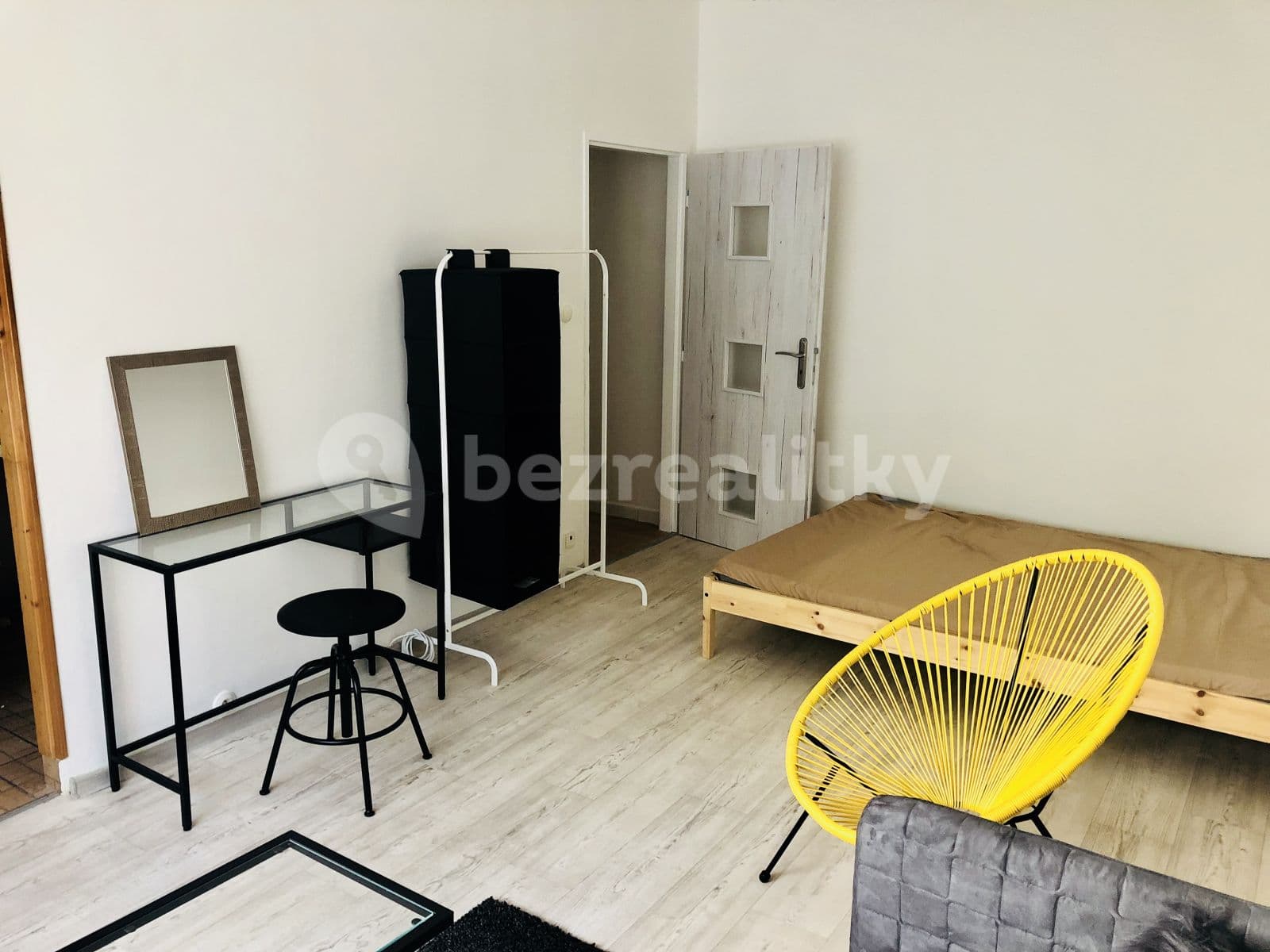 Prenájom bytu 1-izbový 24 m², 17. listopadu, Ústí nad Labem, Ústecký kraj Prenájom bytu 1-izbový 24 m², 17. listopadu, Ústí nad Labem, Ústecký kraj