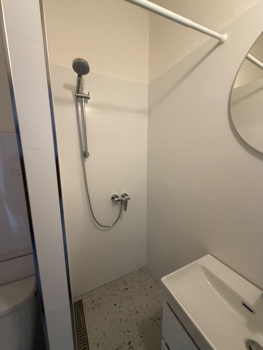 Prenájom bytu 1-izbový 24 m², 17. listopadu, Ústí nad Labem, Ústecký kraj Prenájom bytu 1-izbový 24 m², 17. listopadu, Ústí nad Labem, Ústecký kraj