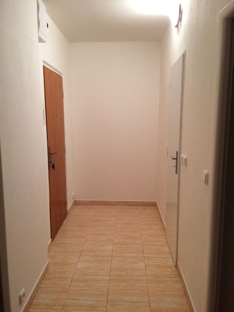 Prenájom bytu 1-izbový 34 m², Kojetická, Neratovice, Středočeský kraj Prenájom bytu 1-izbový 34 m², Kojetická, Neratovice, Středočeský kraj