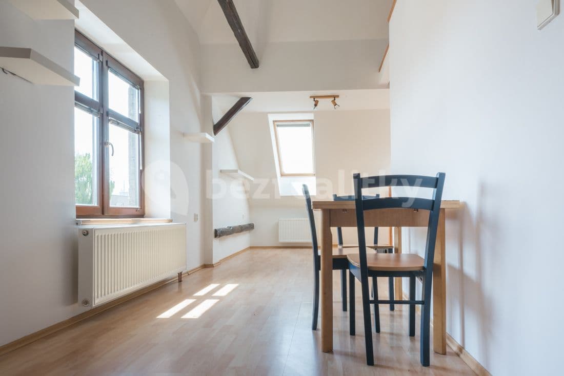 Prenájom bytu 1-izbový 39 m², Pardubická, Přelouč, Pardubický kraj Prenájom bytu 1-izbový 39 m², Pardubická, Přelouč, Pardubický kraj