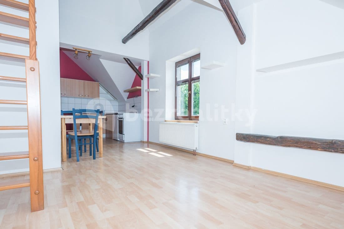 Prenájom bytu 1-izbový 39 m², Pardubická, Přelouč, Pardubický kraj Prenájom bytu 1-izbový 39 m², Pardubická, Přelouč, Pardubický kraj