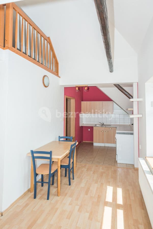 Prenájom bytu 1-izbový 39 m², Pardubická, Přelouč, Pardubický kraj Prenájom bytu 1-izbový 39 m², Pardubická, Přelouč, Pardubický kraj
