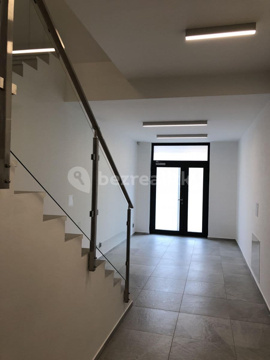 Prenájom bytu 2-izbový 59 m², Kounická, Ivančice, Jihomoravský kraj