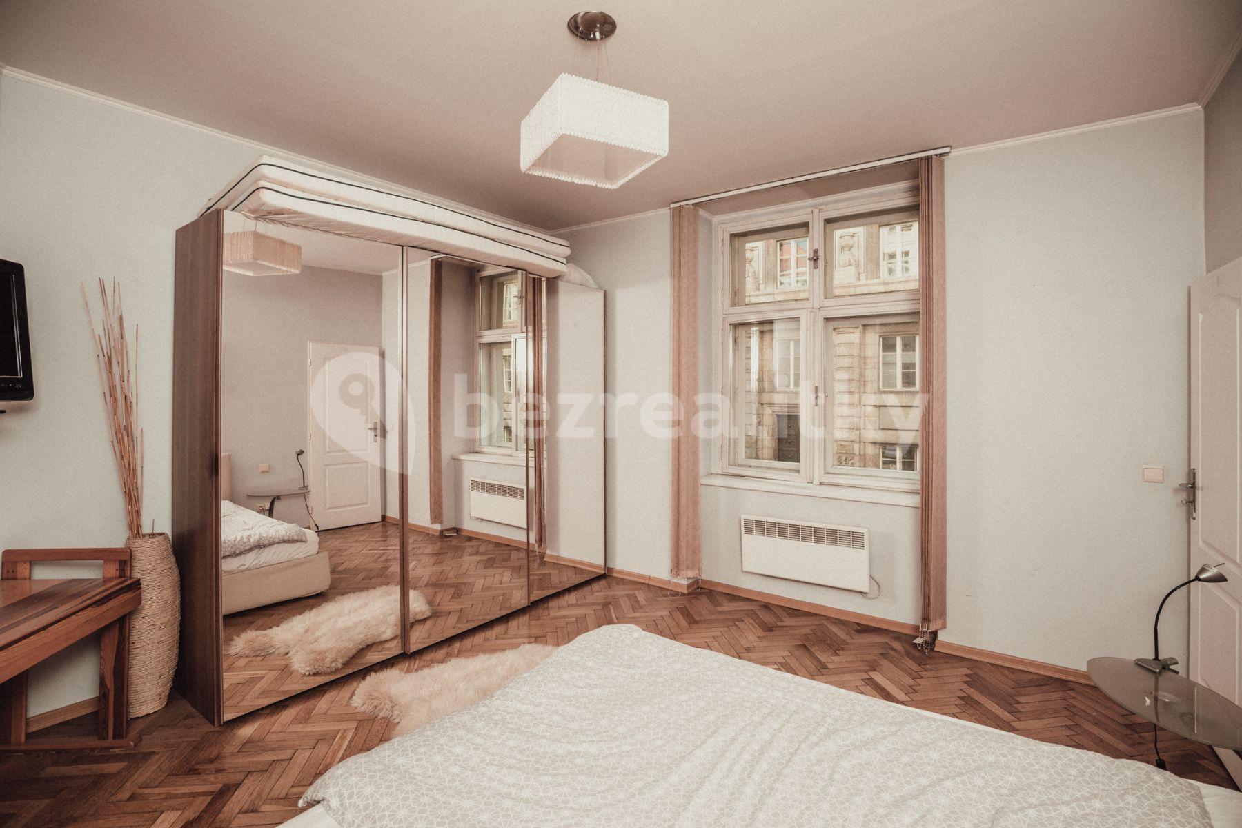 Prenájom bytu 2-izbový 55 m², Ladova, Praha, Praha