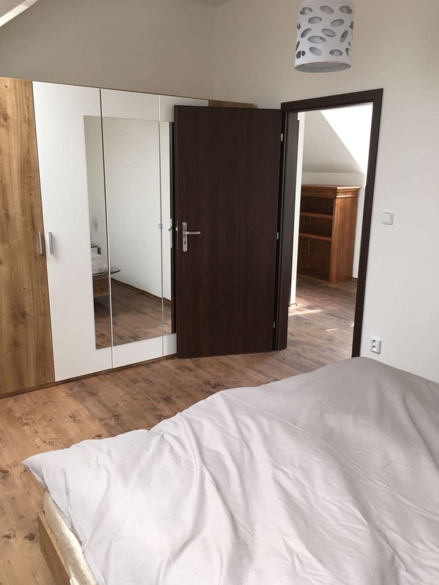 Prenájom bytu 3-izbový 60 m², Brázdim, Středočeský kraj Prenájom bytu 3-izbový 60 m², Brázdim, Středočeský kraj