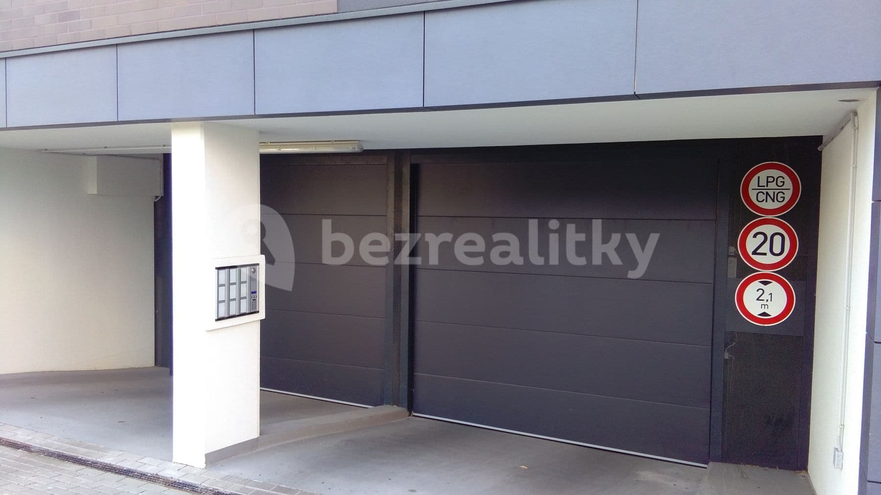 Prenájom bytu 2-izbový 60 m², Nekvasilova, Praha, Praha Prenájom bytu 2-izbový 60 m², Nekvasilova, Praha, Praha