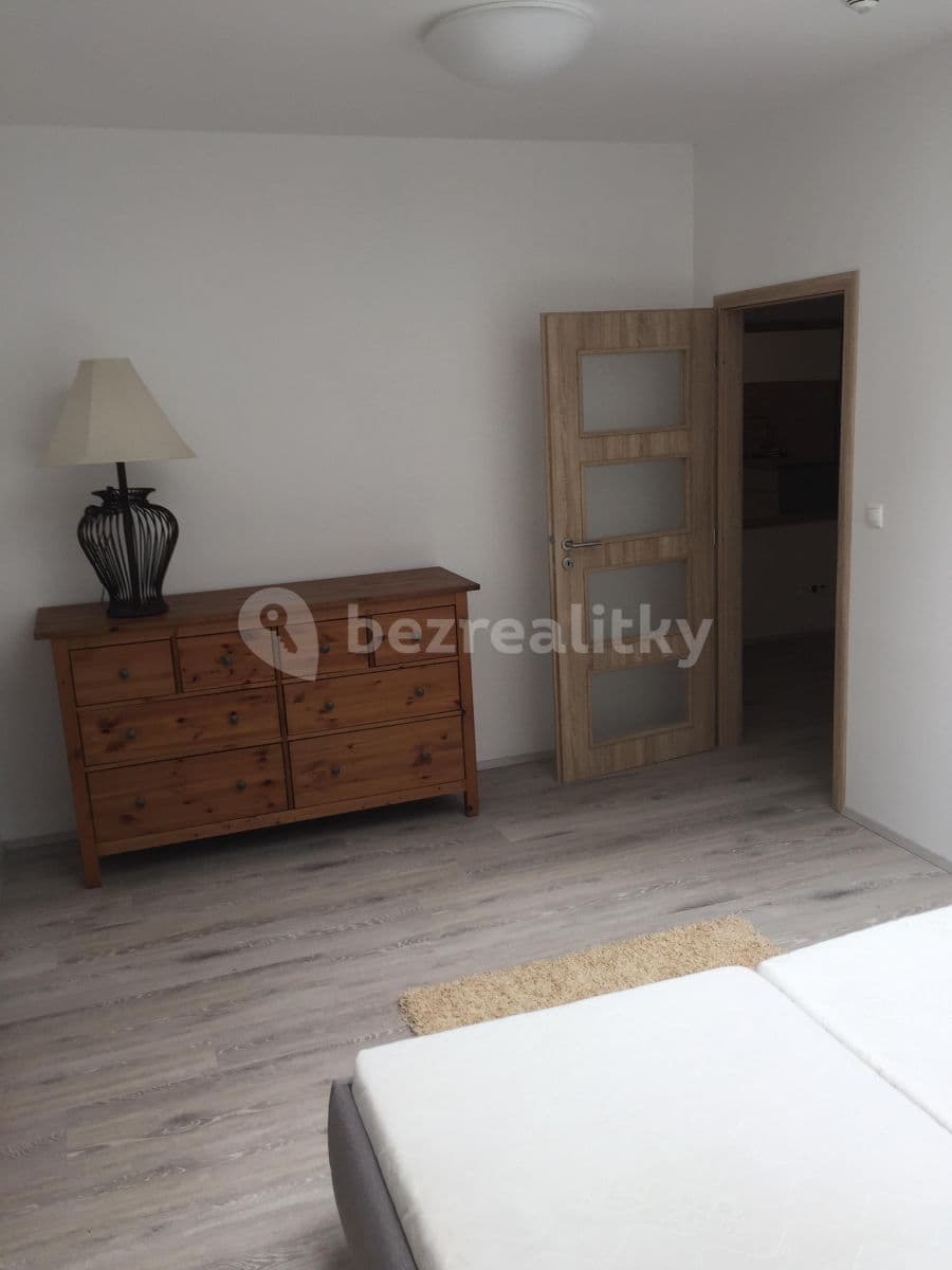 Prenájom bytu 3-izbový 94 m², Pod dvorem, Praha, Praha Prenájom bytu 3-izbový 94 m², Pod dvorem, Praha, Praha