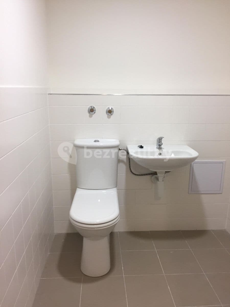 Prenájom bytu 3-izbový 94 m², Pod dvorem, Praha, Praha Prenájom bytu 3-izbový 94 m², Pod dvorem, Praha, Praha