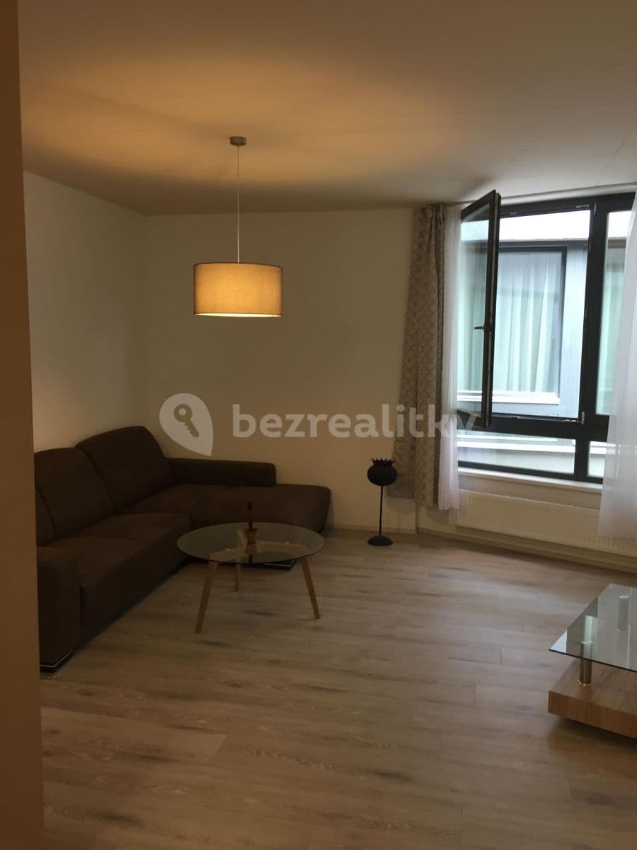 Prenájom bytu 3-izbový 94 m², Pod dvorem, Praha, Praha Prenájom bytu 3-izbový 94 m², Pod dvorem, Praha, Praha