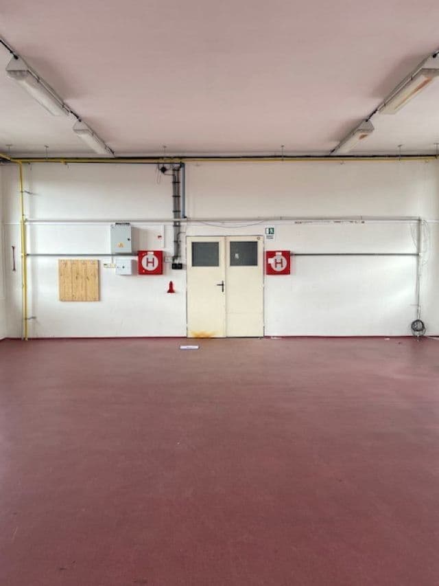 Prenájom nebytového priestoru 299 m², Hlinská, České Budějovice, Jihočeský kraj Prenájom nebytového priestoru 299 m², Hlinská, České Budějovice, Jihočeský kraj