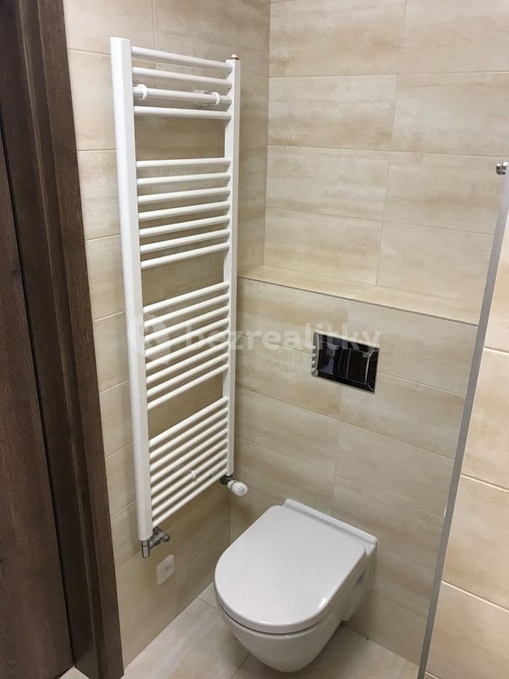 Prenájom bytu 2-izbový 39 m², Ke Kříži, Praha, Praha Prenájom bytu 2-izbový 39 m², Ke Kříži, Praha, Praha