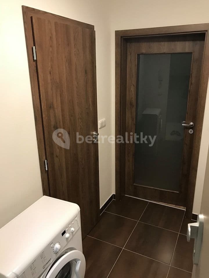 Prenájom bytu 2-izbový 39 m², Ke Kříži, Praha, Praha Prenájom bytu 2-izbový 39 m², Ke Kříži, Praha, Praha