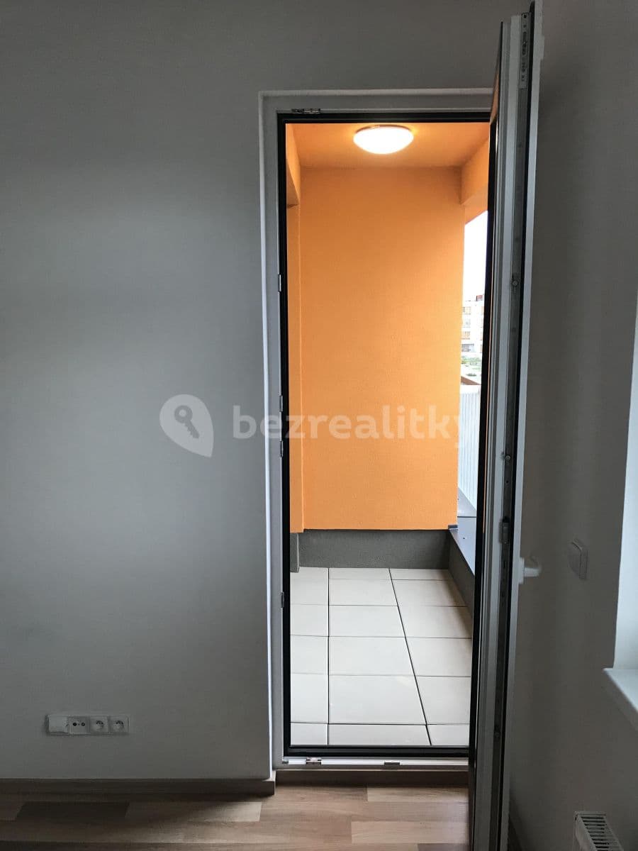 Prenájom bytu 2-izbový 39 m², Ke Kříži, Praha, Praha Prenájom bytu 2-izbový 39 m², Ke Kříži, Praha, Praha
