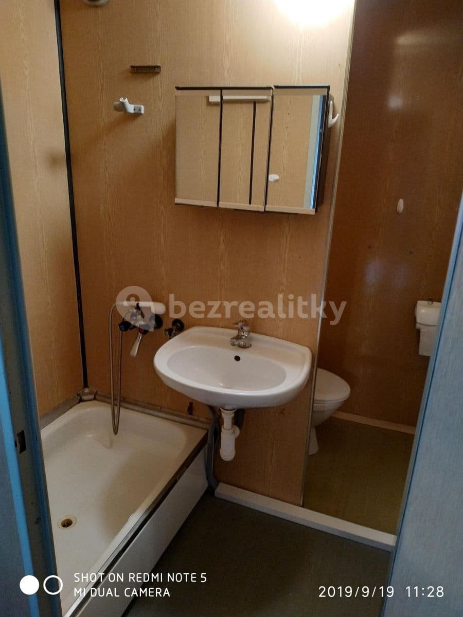 Prenájom bytu 1-izbový 36 m², Brožíkova, Hradec Králové, Královéhradecký kraj Prenájom bytu 1-izbový 36 m², Brožíkova, Hradec Králové, Královéhradecký kraj