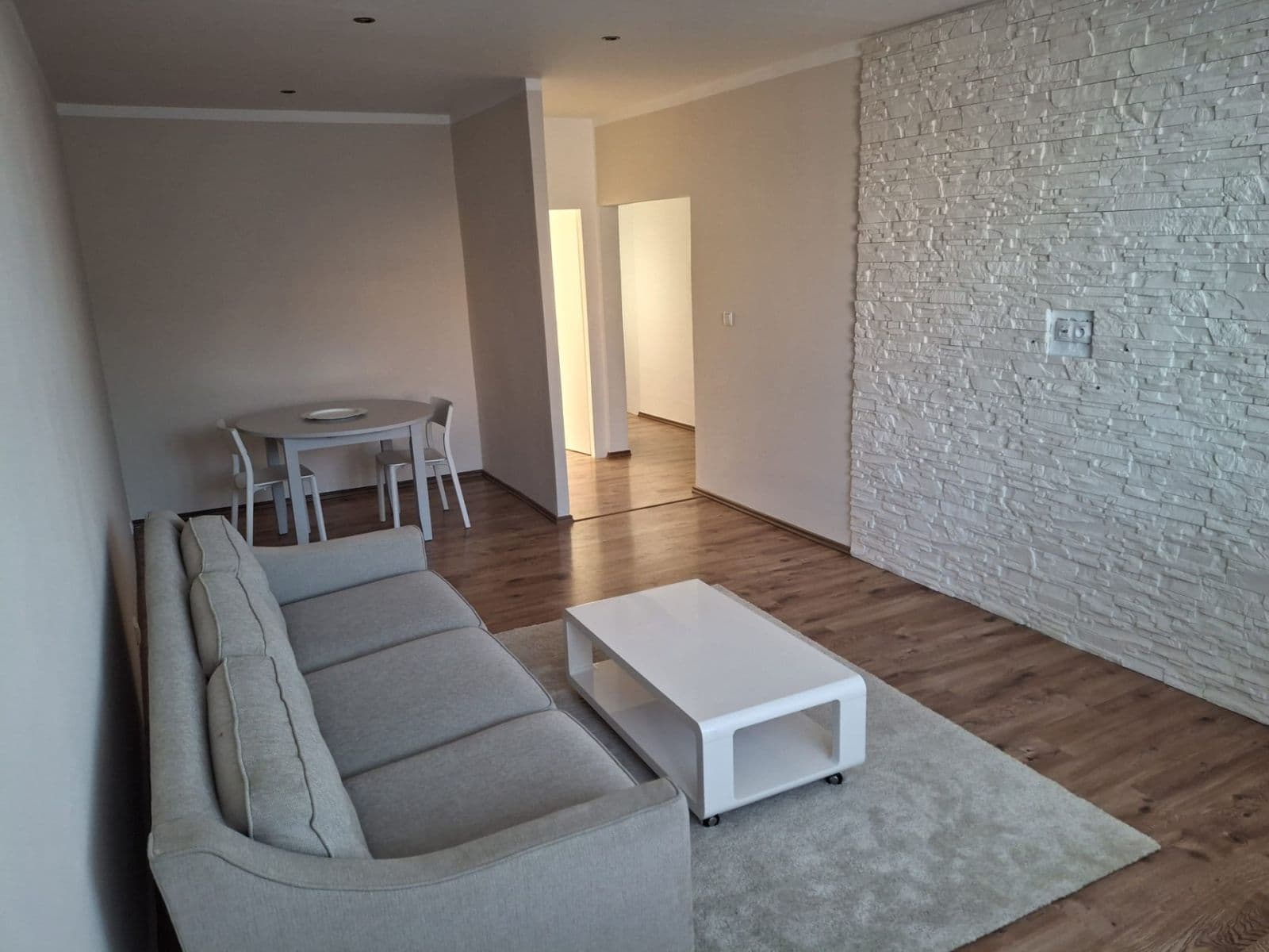 Prenájom bytu 2-izbový 59 m², Petra Křičky, Ostrava, Moravskoslezský kraj Prenájom bytu 2-izbový 59 m², Petra Křičky, Ostrava, Moravskoslezský kraj