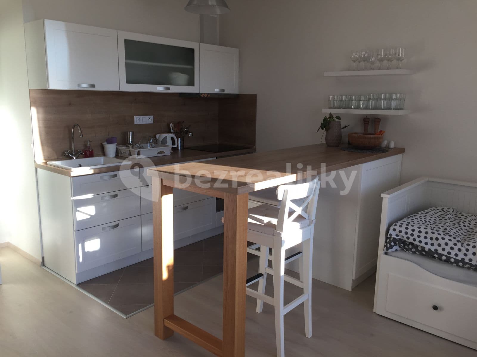 Prenájom bytu 1-izbový 39 m², Modenská, Praha, Praha Prenájom bytu 1-izbový 39 m², Modenská, Praha, Praha