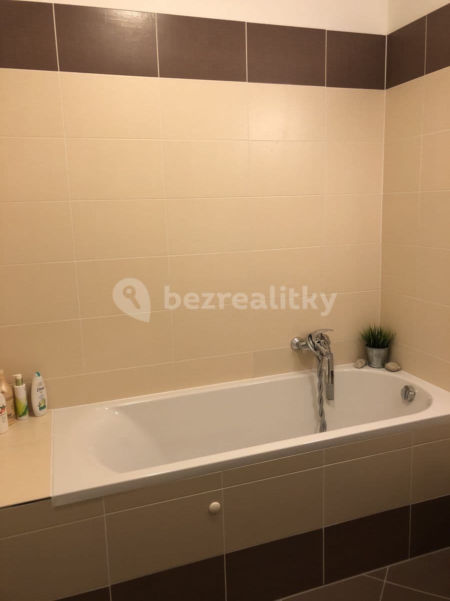 Prenájom bytu 1-izbový 39 m², Modenská, Praha, Praha Prenájom bytu 1-izbový 39 m², Modenská, Praha, Praha