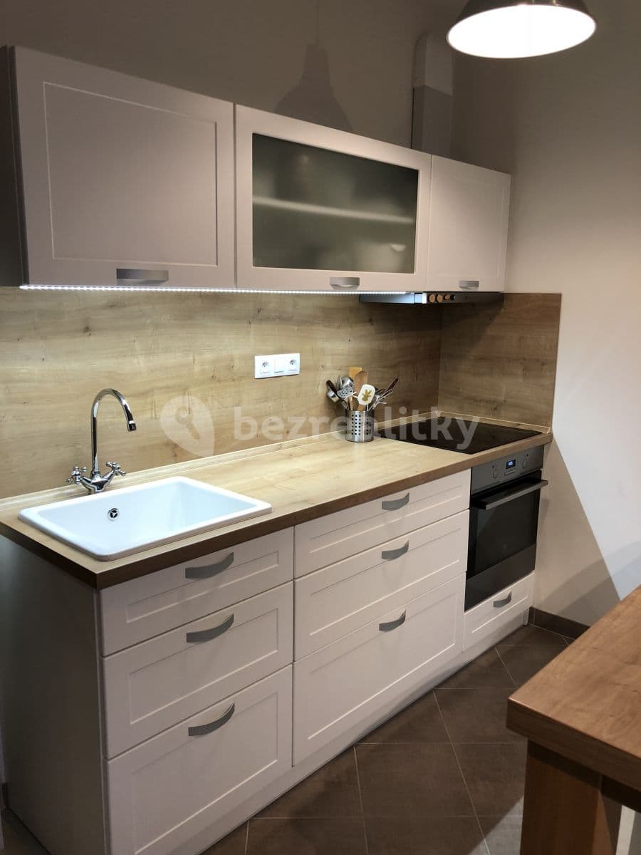 Prenájom bytu 1-izbový 39 m², Modenská, Praha, Praha Prenájom bytu 1-izbový 39 m², Modenská, Praha, Praha