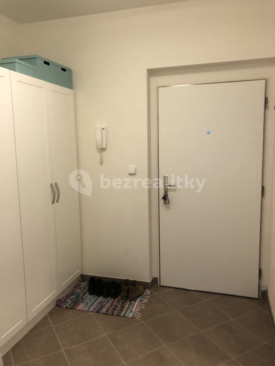 Prenájom bytu 1-izbový 39 m², Modenská, Praha, Praha Prenájom bytu 1-izbový 39 m², Modenská, Praha, Praha