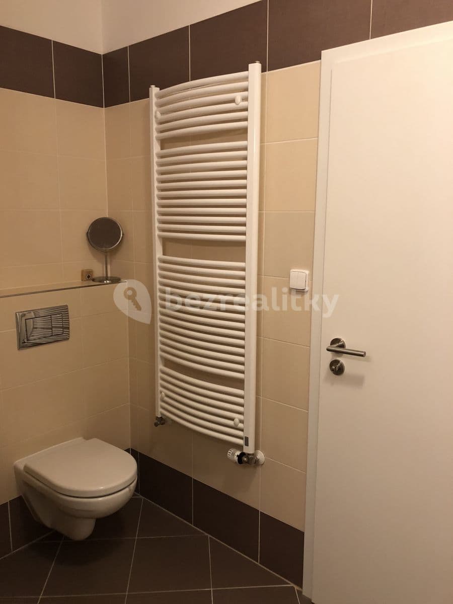 Prenájom bytu 1-izbový 39 m², Modenská, Praha, Praha Prenájom bytu 1-izbový 39 m², Modenská, Praha, Praha
