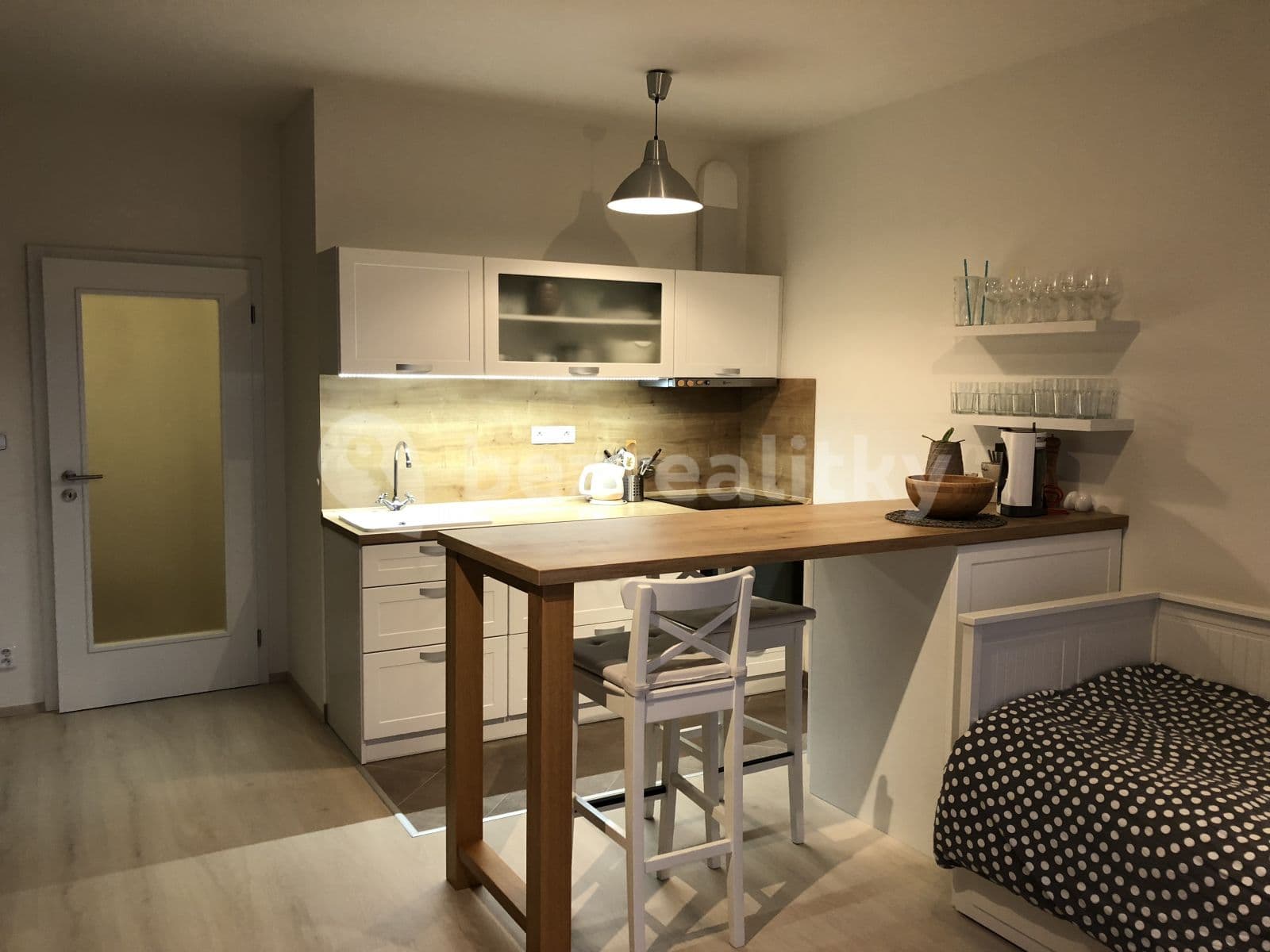 Prenájom bytu 1-izbový 39 m², Modenská, Praha, Praha Prenájom bytu 1-izbový 39 m², Modenská, Praha, Praha