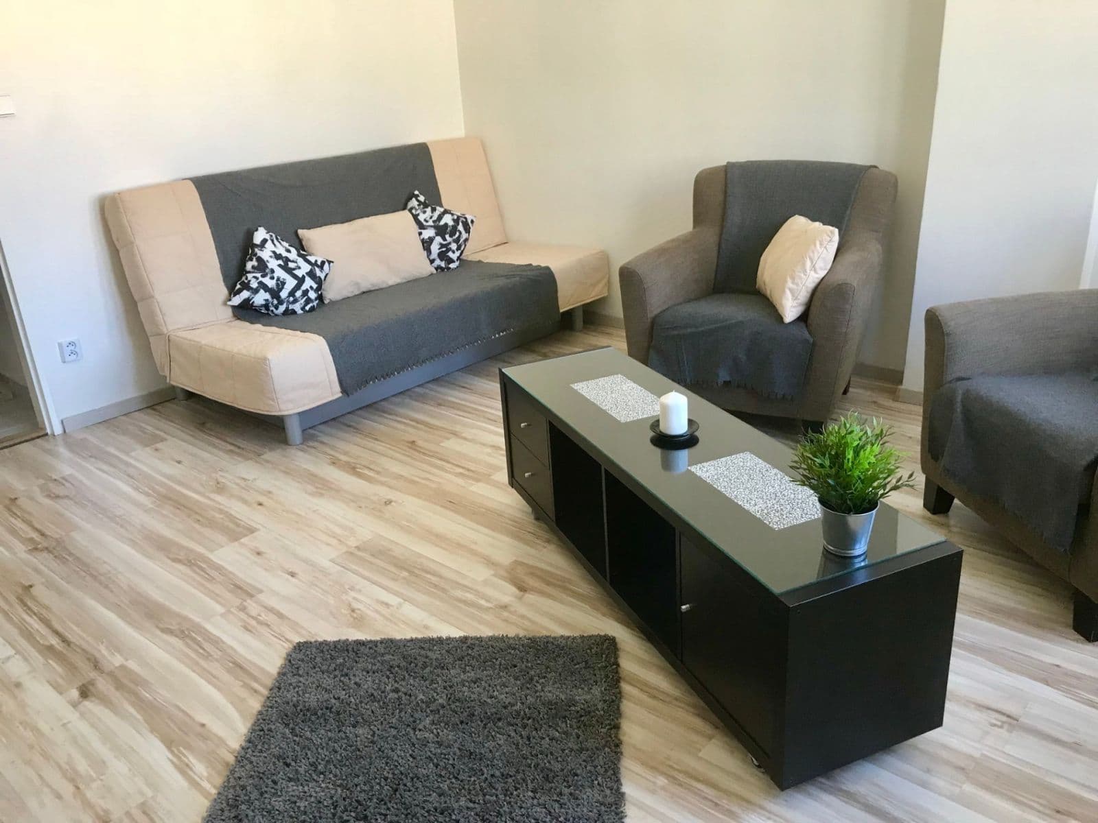 Prenájom bytu 1-izbový 35 m², Fričova, Praha, Praha Prenájom bytu 1-izbový 35 m², Fričova, Praha, Praha