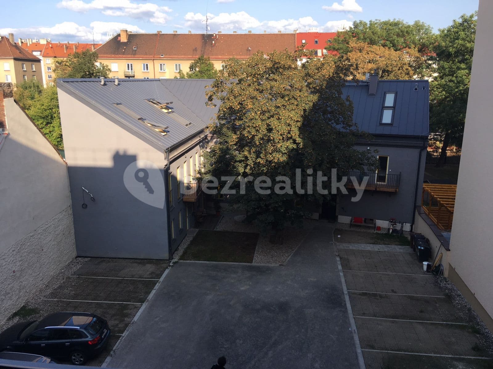 Prenájom garáže 13 m², Zenklova, Praha, Praha Prenájom garáže 13 m², Zenklova, Praha, Praha