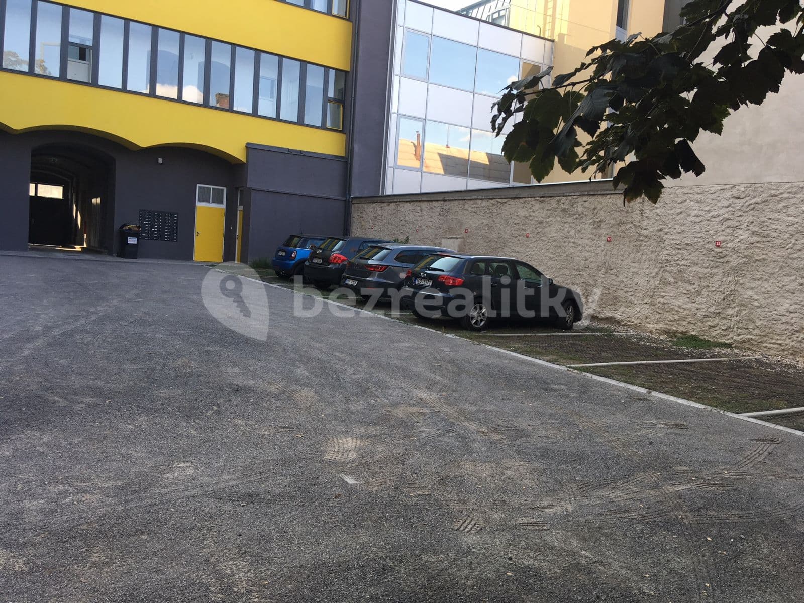 Prenájom garáže 13 m², Zenklova, Praha, Praha Prenájom garáže 13 m², Zenklova, Praha, Praha