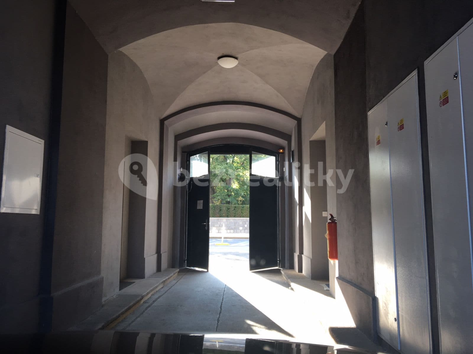 Prenájom garáže 13 m², Zenklova, Praha, Praha Prenájom garáže 13 m², Zenklova, Praha, Praha