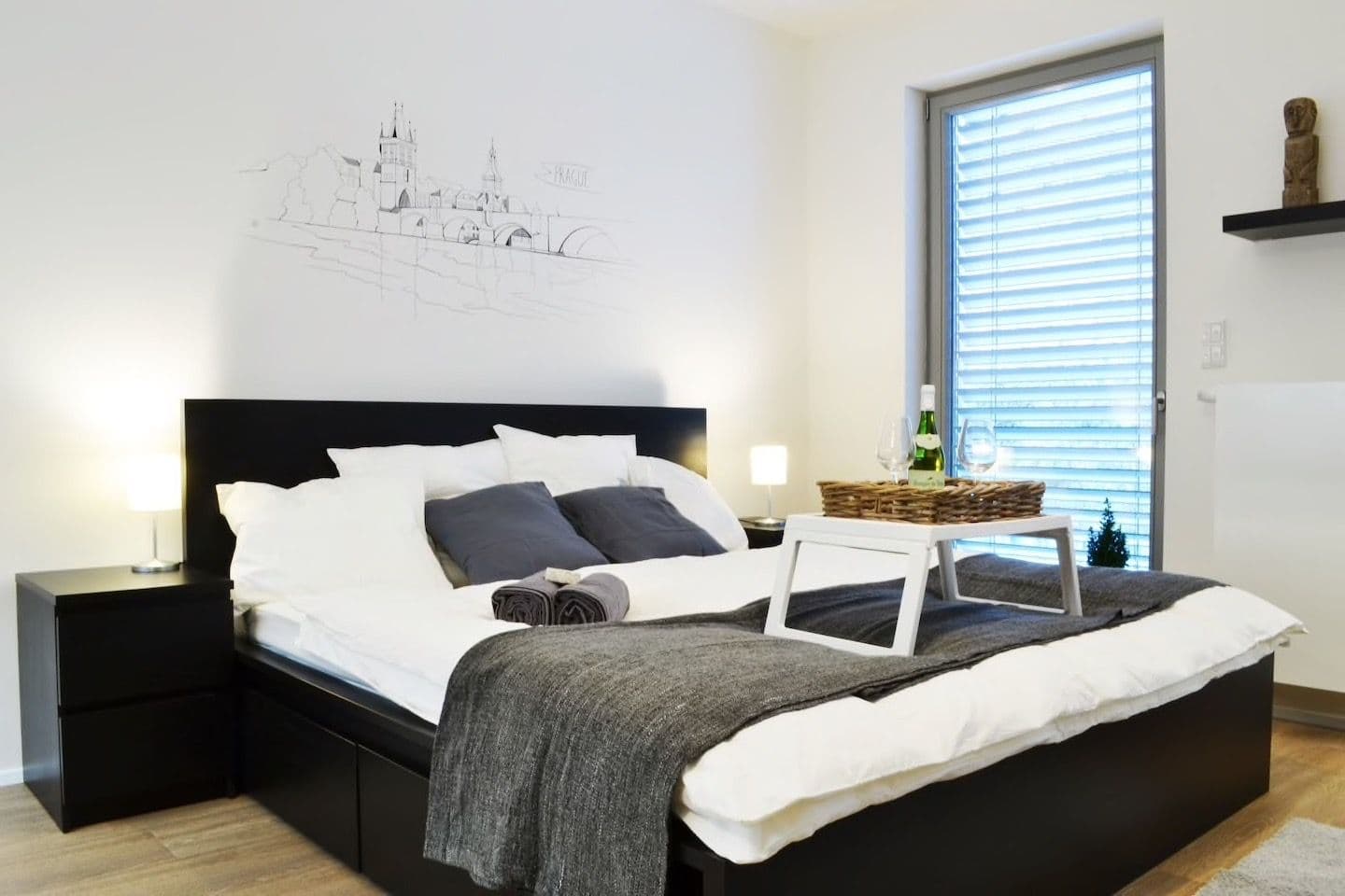 Prenájom bytu 1-izbový 34 m², Koněvova, Praha, Praha Prenájom bytu 1-izbový 34 m², Koněvova, Praha, Praha