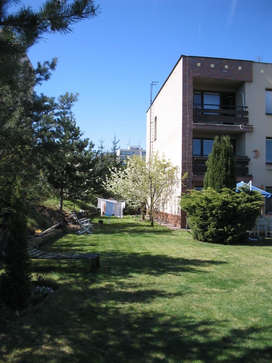 Prenájom bytu 1-izbový 30 m², K Jezeru, Praha, Praha Prenájom bytu 1-izbový 30 m², K Jezeru, Praha, Praha