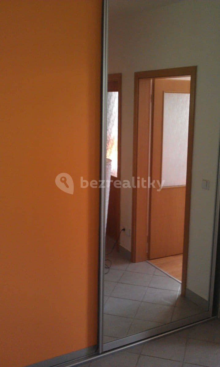 Prenájom bytu 1-izbový 49 m², Osadní, Praha, Praha Prenájom bytu 1-izbový 49 m², Osadní, Praha, Praha