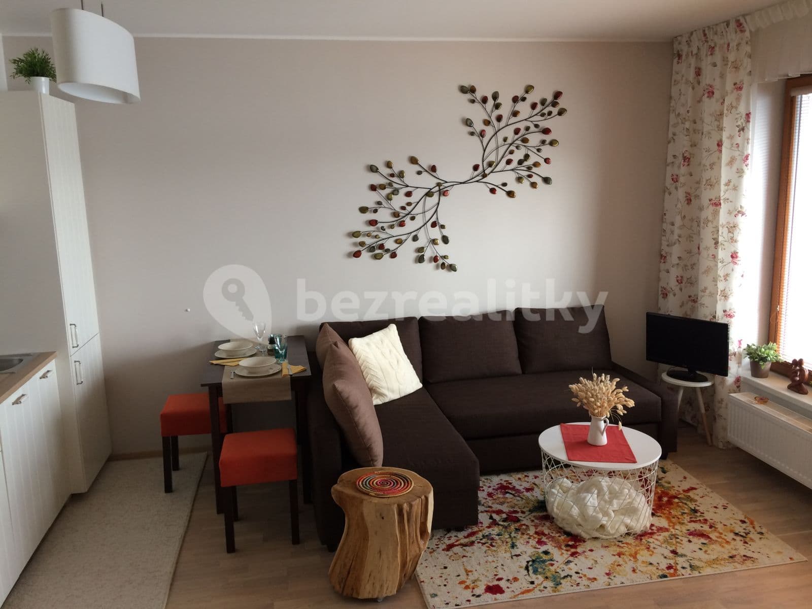 Prenájom bytu 1-izbový 34 m², Plzeňská, Praha, Praha Prenájom bytu 1-izbový 34 m², Plzeňská, Praha, Praha