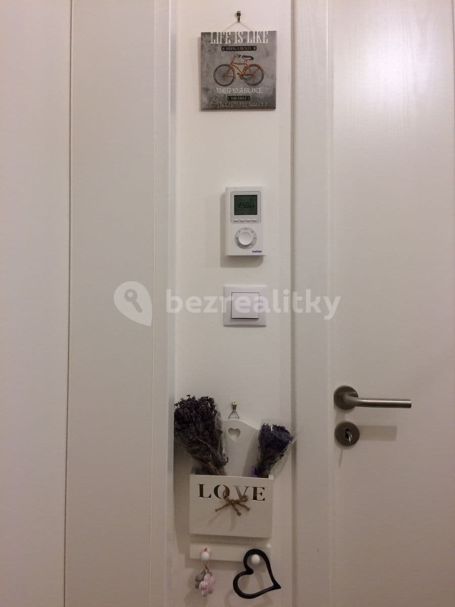 Prenájom bytu 1-izbový 34 m², Plzeňská, Praha, Praha Prenájom bytu 1-izbový 34 m², Plzeňská, Praha, Praha