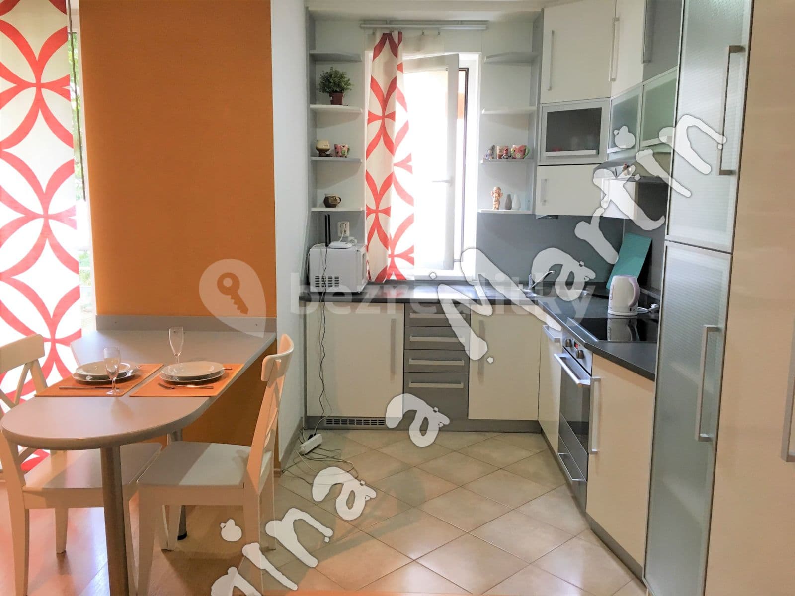 Prenájom bytu 1-izbový 36 m², Mattioliho, Praha, Praha Prenájom bytu 1-izbový 36 m², Mattioliho, Praha, Praha