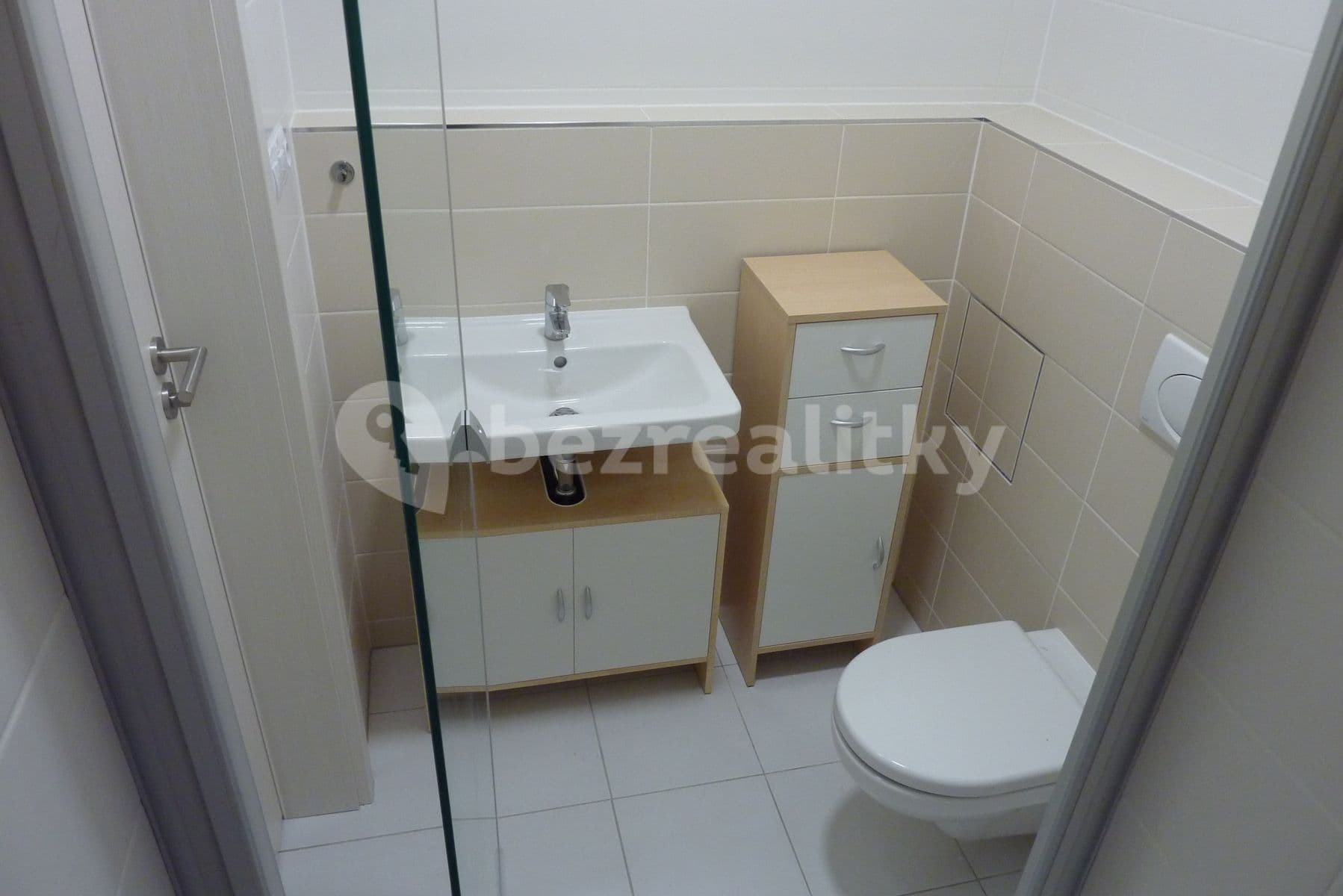 Prenájom bytu 1-izbový 28 m², Plzeň, Plzeňský kraj Prenájom bytu 1-izbový 28 m², Plzeň, Plzeňský kraj