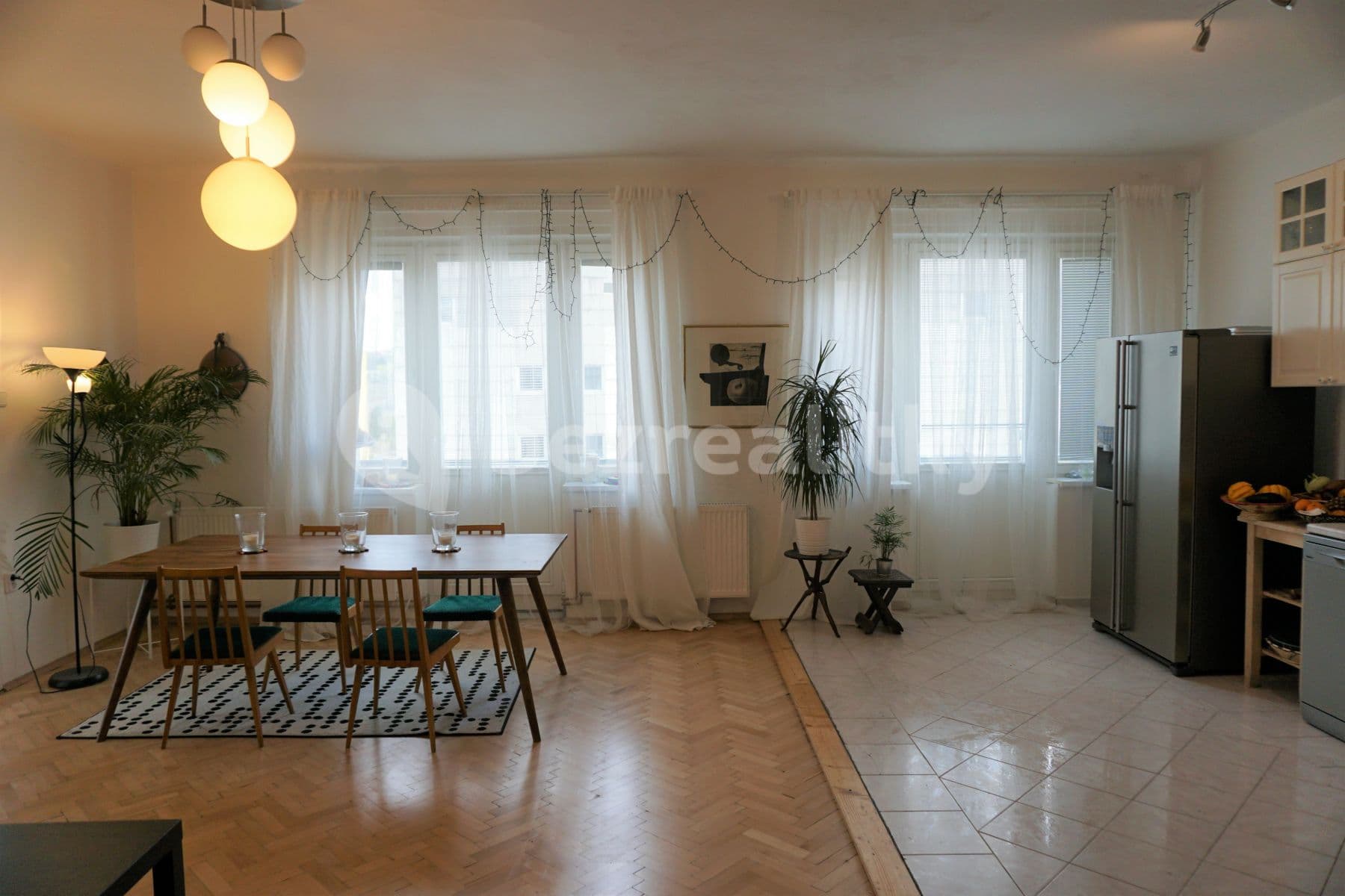 Prenájom bytu 3-izbový 114 m², Moskevská, Praha, Praha Prenájom bytu 3-izbový 114 m², Moskevská, Praha, Praha