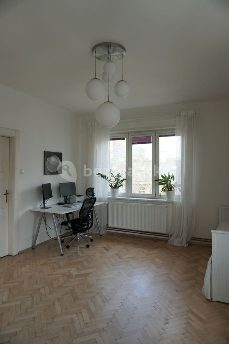 Prenájom bytu 3-izbový 114 m², Moskevská, Praha, Praha Prenájom bytu 3-izbový 114 m², Moskevská, Praha, Praha