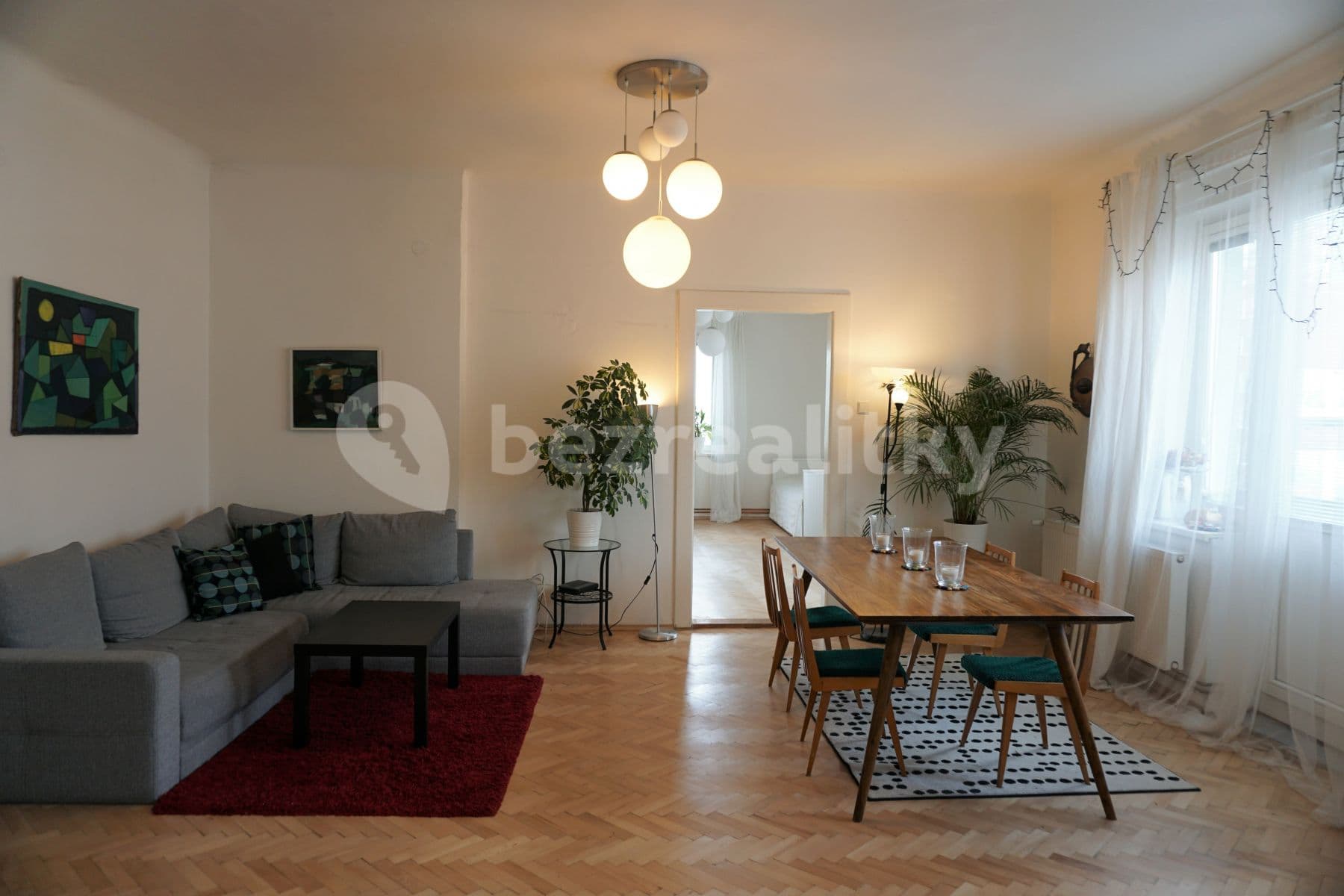 Prenájom bytu 3-izbový 114 m², Moskevská, Praha, Praha Prenájom bytu 3-izbový 114 m², Moskevská, Praha, Praha