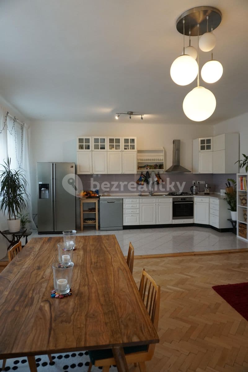 Prenájom bytu 3-izbový 114 m², Moskevská, Praha, Praha Prenájom bytu 3-izbový 114 m², Moskevská, Praha, Praha