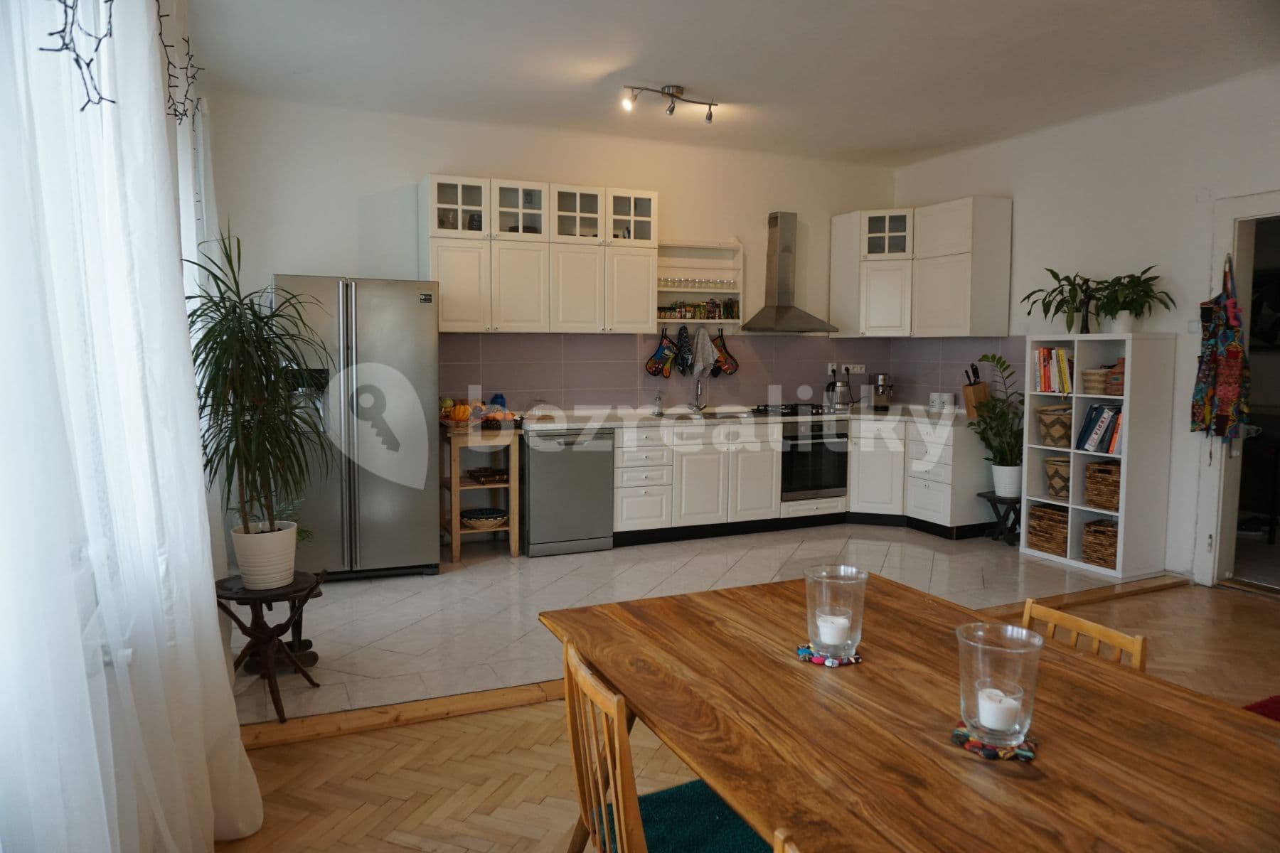 Prenájom bytu 3-izbový 114 m², Moskevská, Praha, Praha Prenájom bytu 3-izbový 114 m², Moskevská, Praha, Praha
