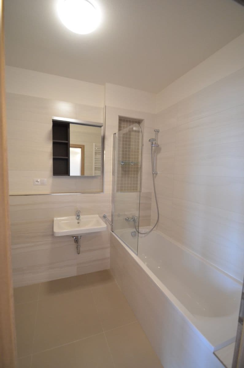 Prenájom bytu 2-izbový 59 m², Štanderova, Praha, Praha Prenájom bytu 2-izbový 59 m², Štanderova, Praha, Praha