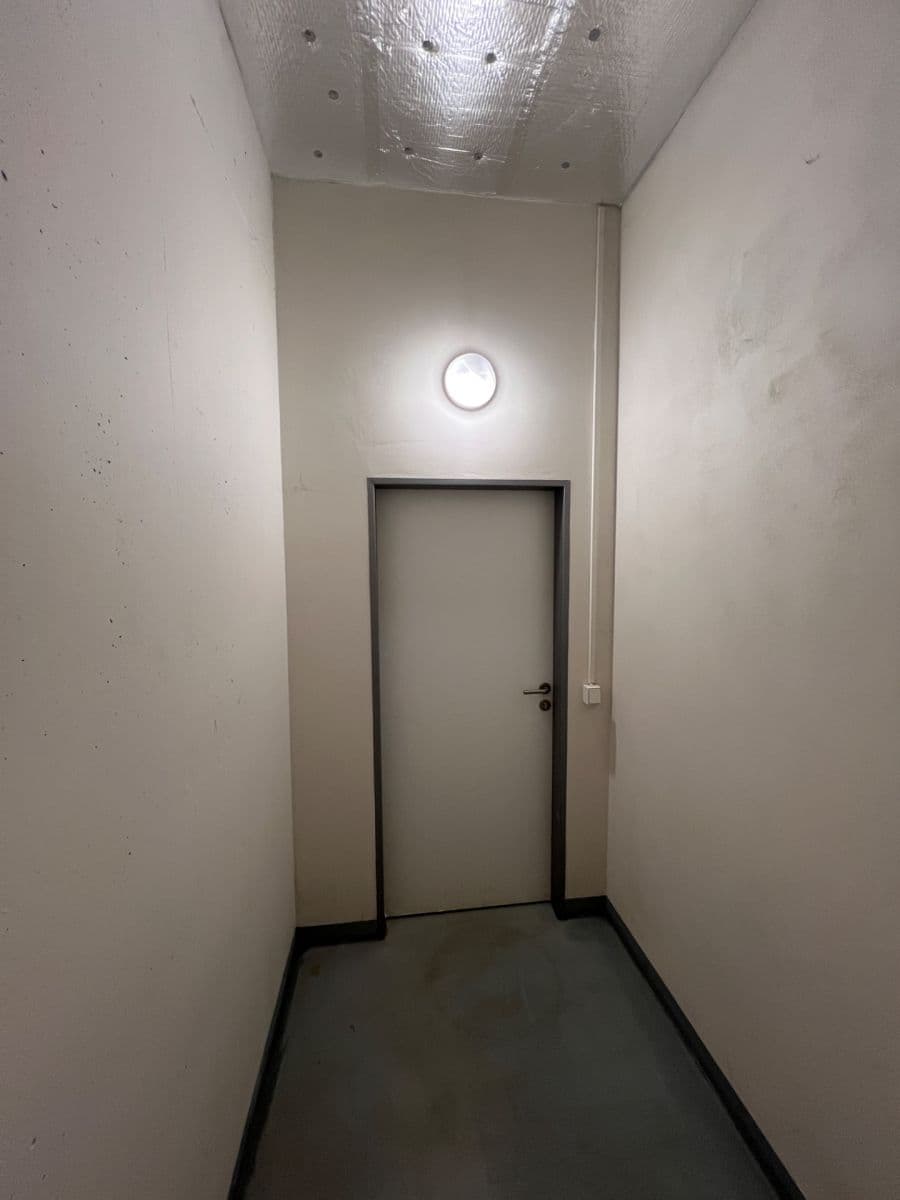 Prenájom nebytového priestoru 4 m², Vladycká, Praha, Praha Prenájom nebytového priestoru 4 m², Vladycká, Praha, Praha